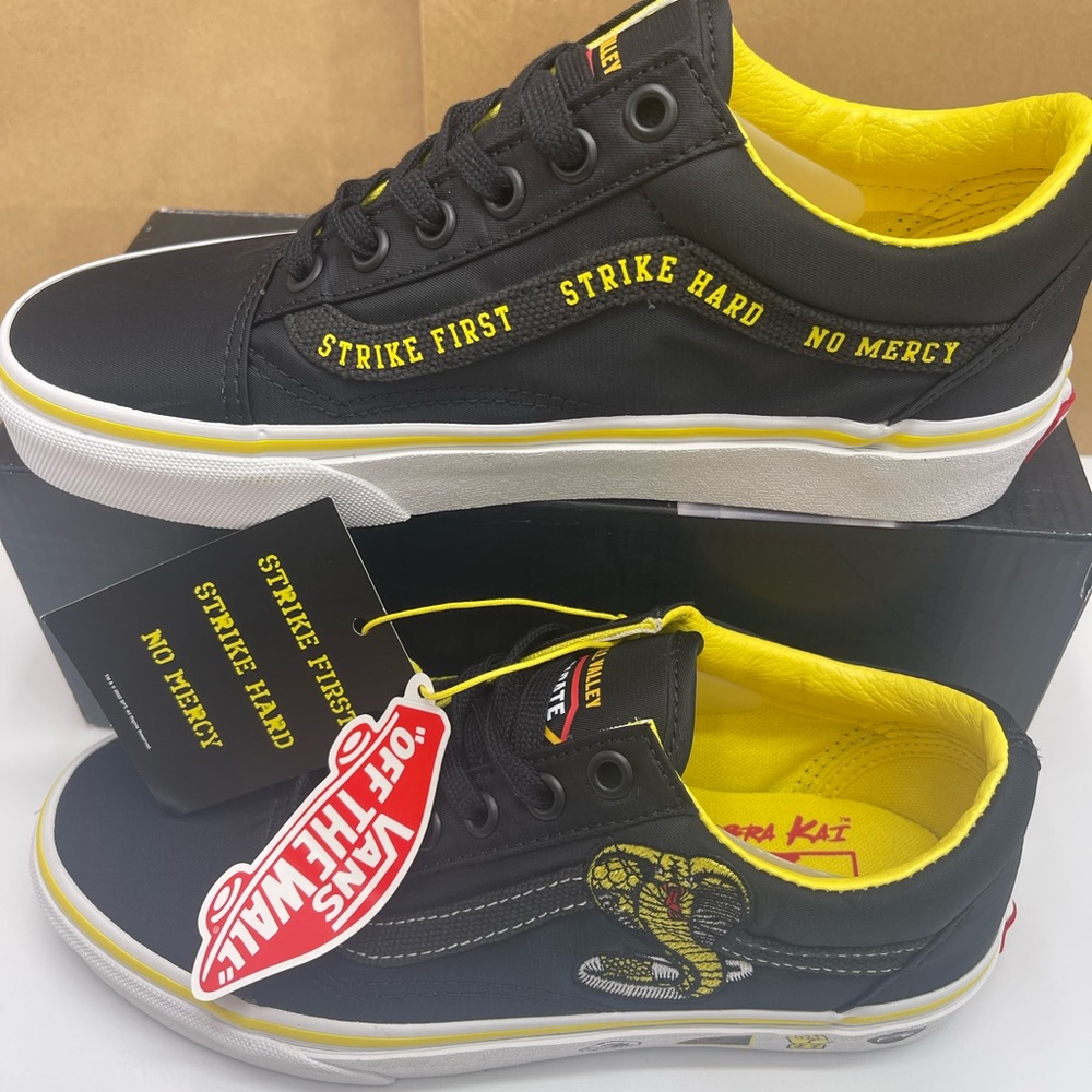 Vans Men's Old Skool Cobra Kai Black/Yellow/White Sneakers
VN0A3WKT05N - Picture 15 of 16